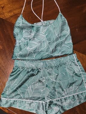 Victoria's Secret Green Leaf Print Satin Pajama Set XL-top M-bottom
